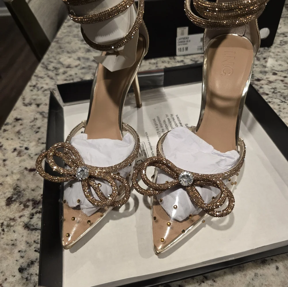 Shoes - Picture 4 of 9